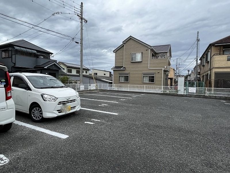 レオパレスＷｉｎｇ　Ｋ 駐車場