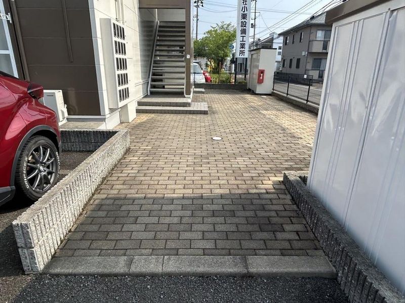 レオパレスコンフォール エントランス