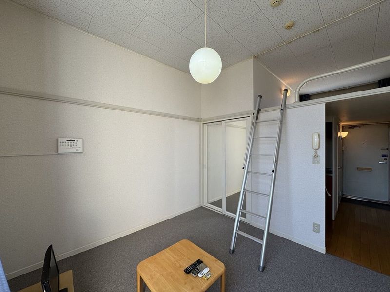 レオパレス辰野 居間