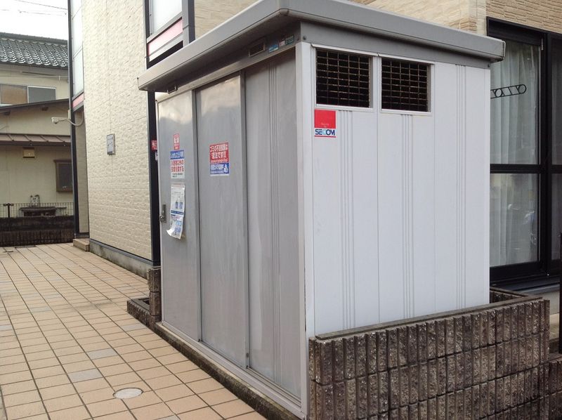 レオパレス余内 共用部分