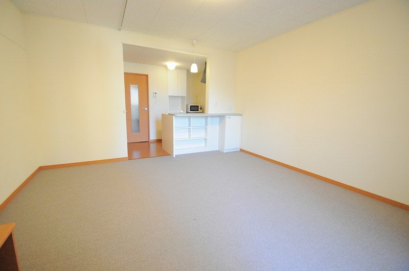 レオパレスプロスペラー新 居間
