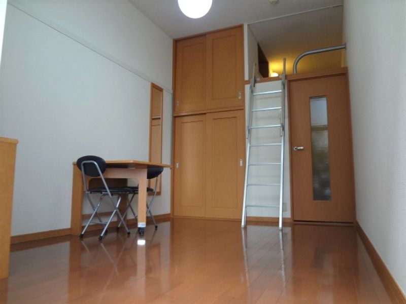 レオパレス古見 居間
