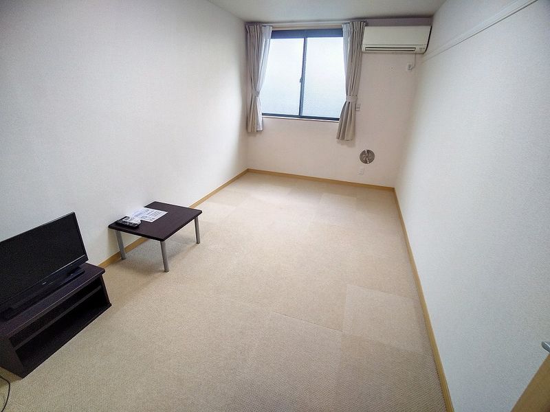 レオパレスフォーティーン扇 居間