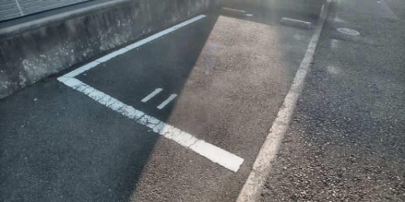 レオパレスせんだん 駐車場