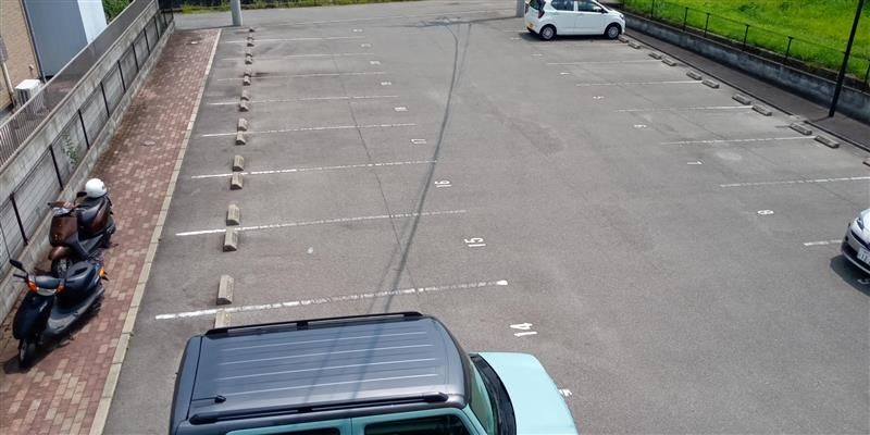 レオパレス瀬戸西 駐車場