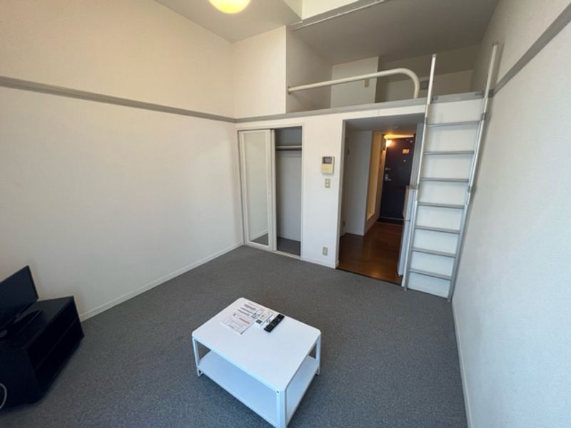 レオパレス田園１ 居間