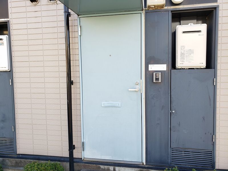 レオパレスラ・フォンテ 玄関