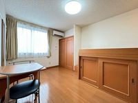 レオパレス並木 居間
