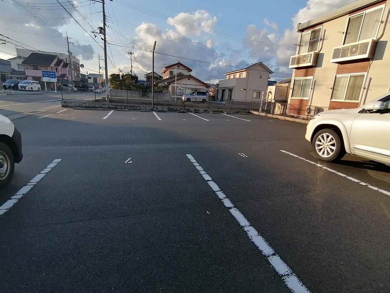 レオネクストロッソ　明神木 駐車場