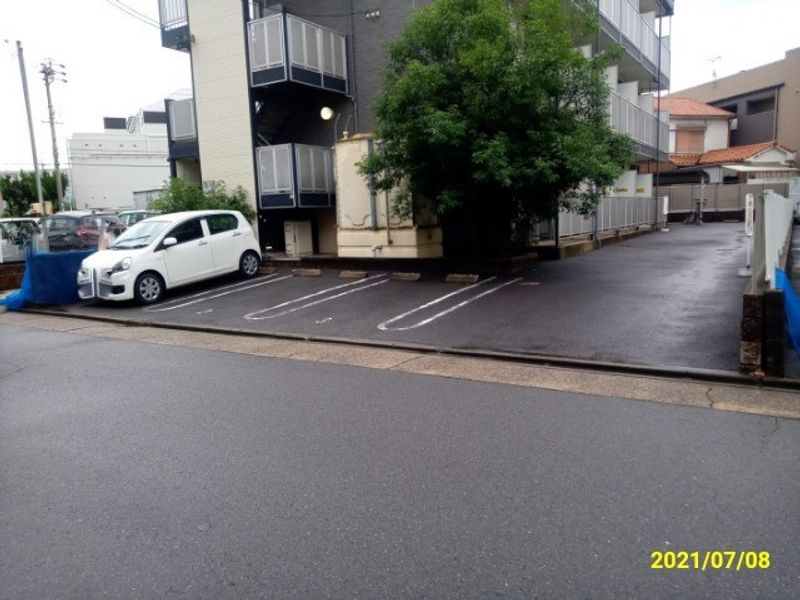 レオパレス柳森 駐車場