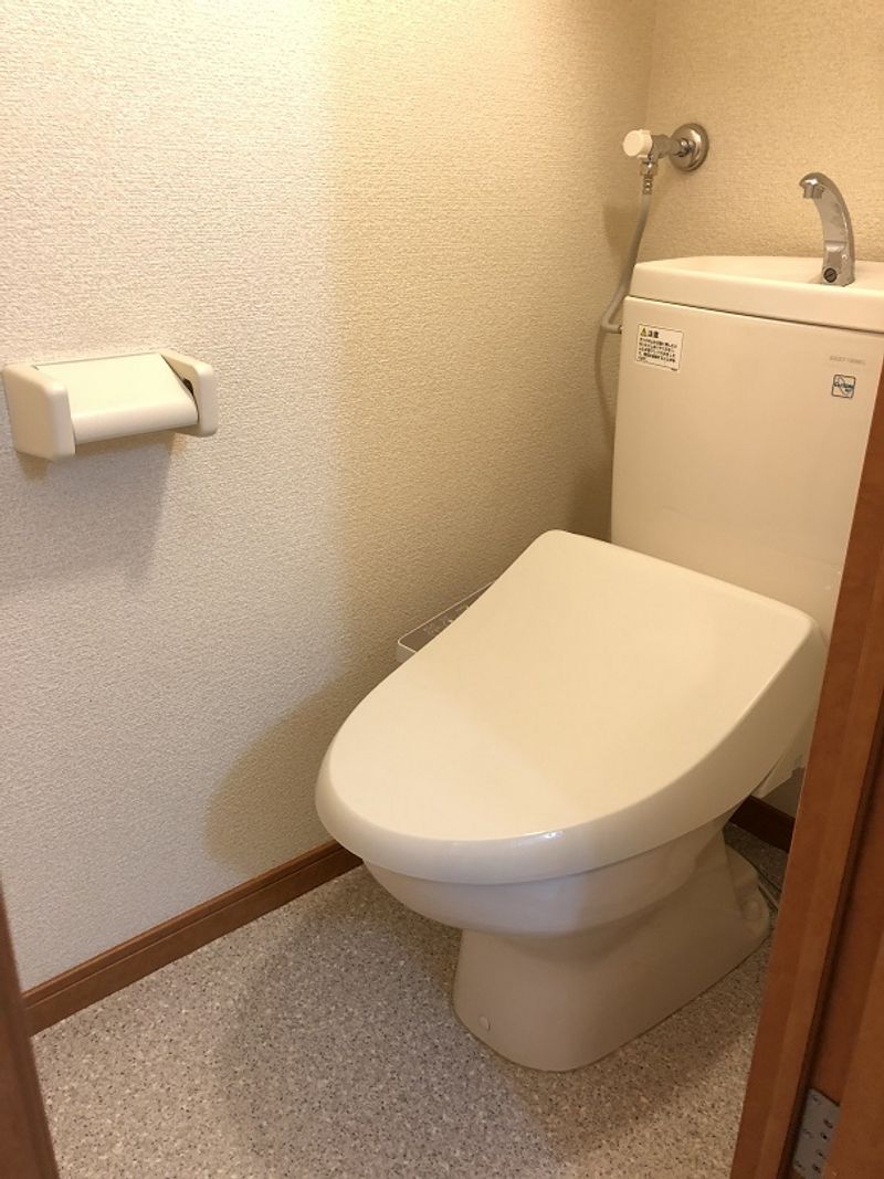 レオパレスはい　ろーど トイレ