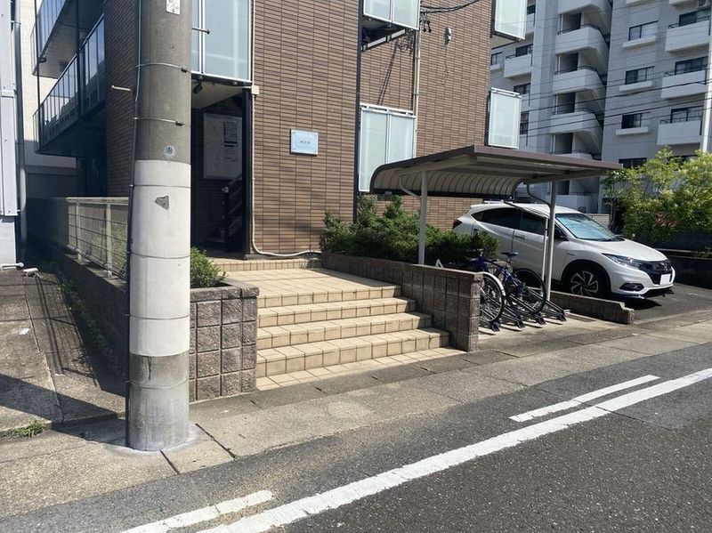 レオパレス植田南 エントランス