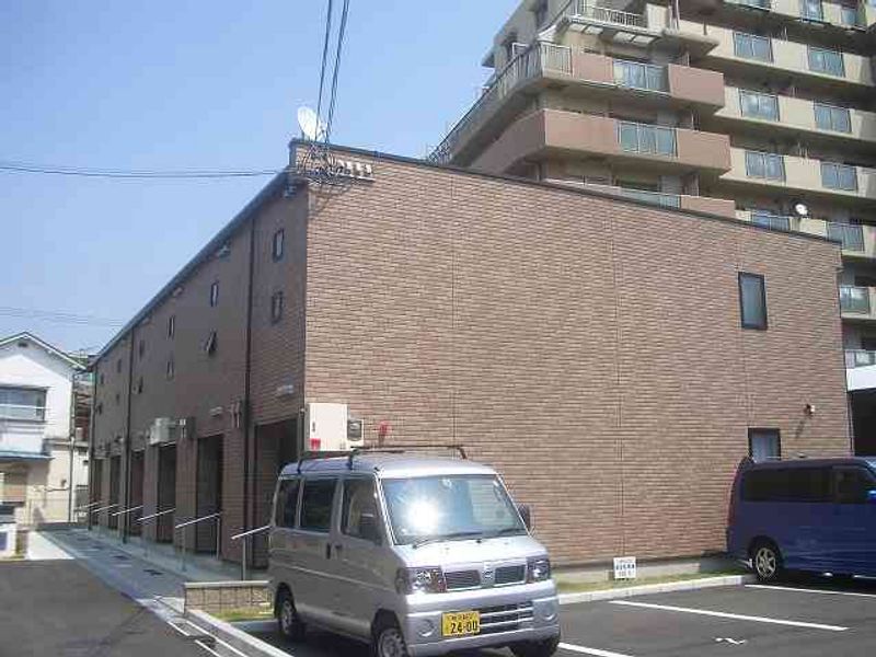 レオネクストパインルージュ立石 駐車場