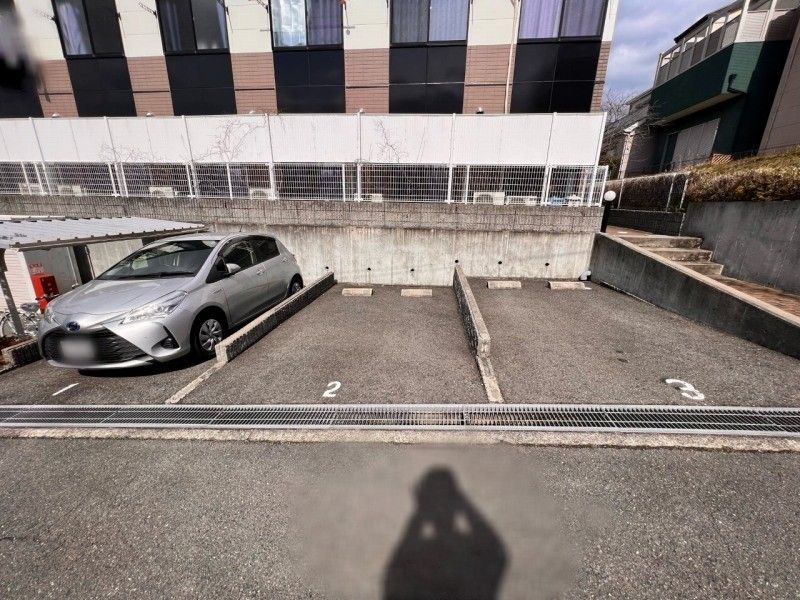 レオパレス田辺 駐車場