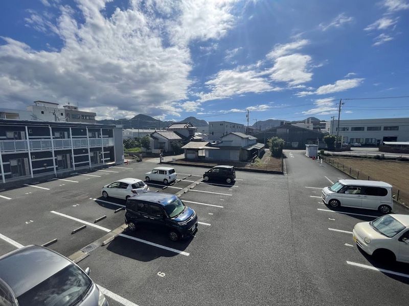 レオネクストディアス 駐車場