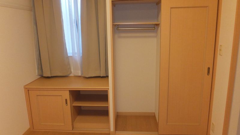 レオパレス奈成 収納