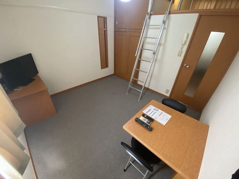 レオパレス千代田橋 居間