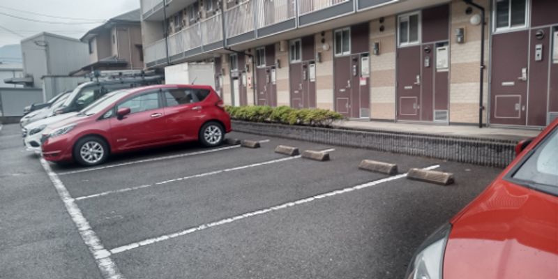 レオパレスＴ 駐車場