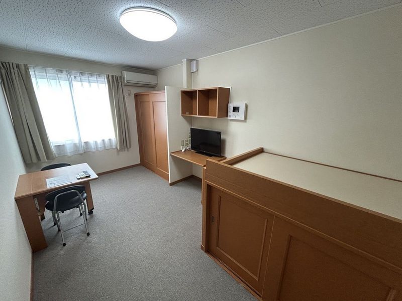 レオパレスサンローラン 居間