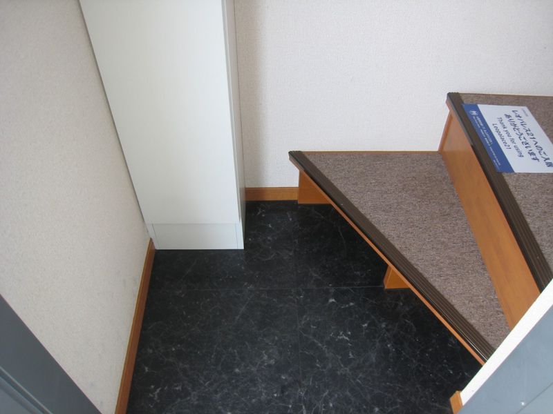 レオパレスさくらんぼⅡ 玄関