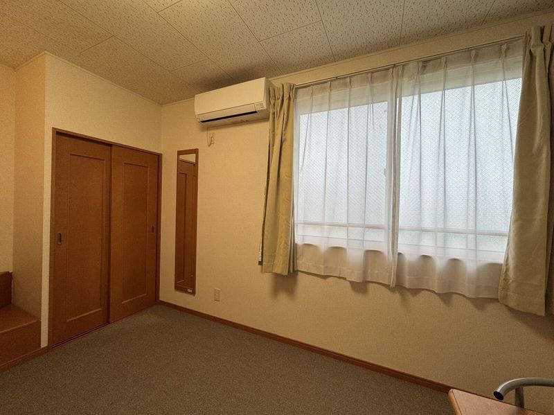 レオパレスかりがね 居間