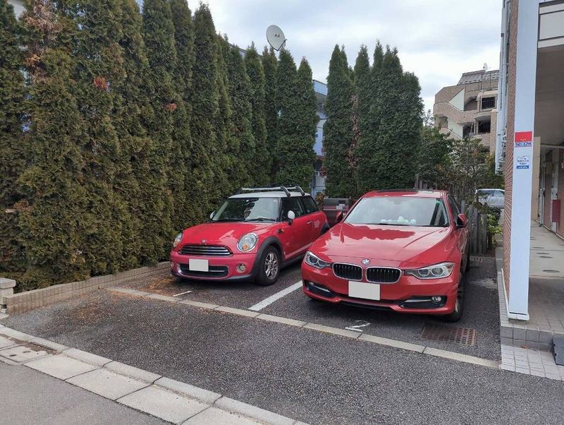 レオパレスけやき 駐車場