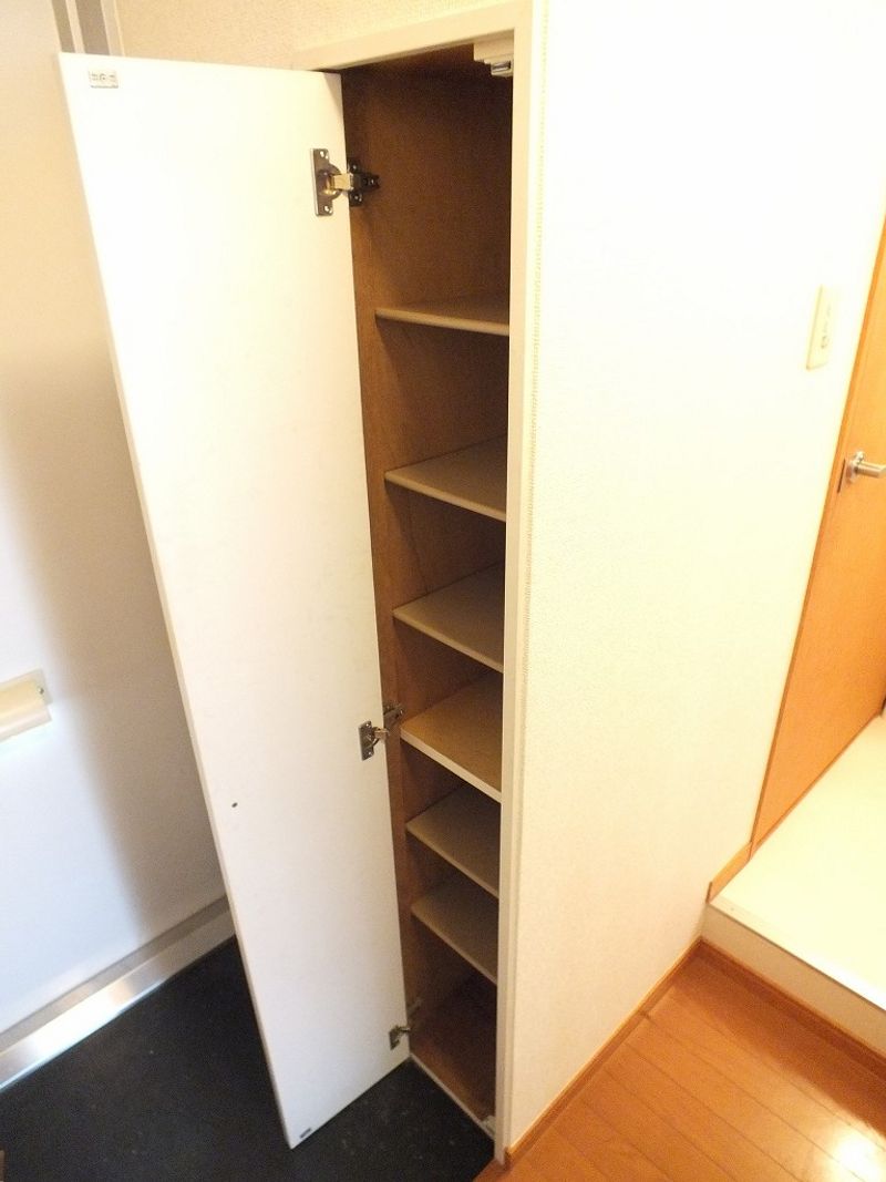 leopalace Pearl 2001 Storage