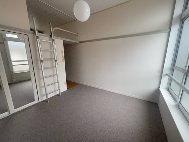 レオパレスセレッソ 居間