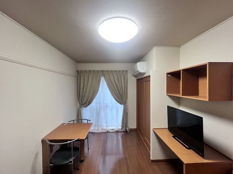 レオパレスアンソレイユ 居間