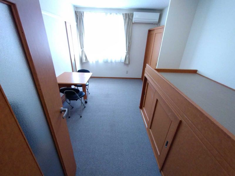 レオパレス四季 居間