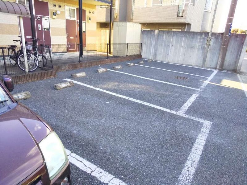 レオパレスフェリチタ 駐車場