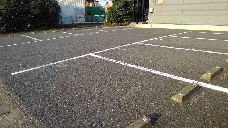 レオパレスエトワール惣社 駐車場