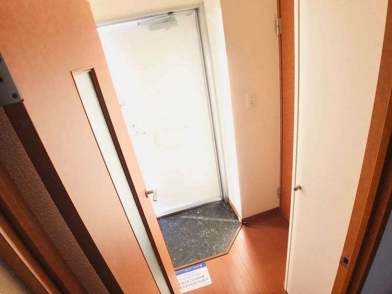 レオパレスエスピナカⅢ 玄関
