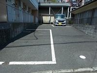レオパレスウエストアイ 駐車場