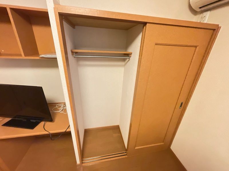 レオパレスシロヤシキⅡ 収納