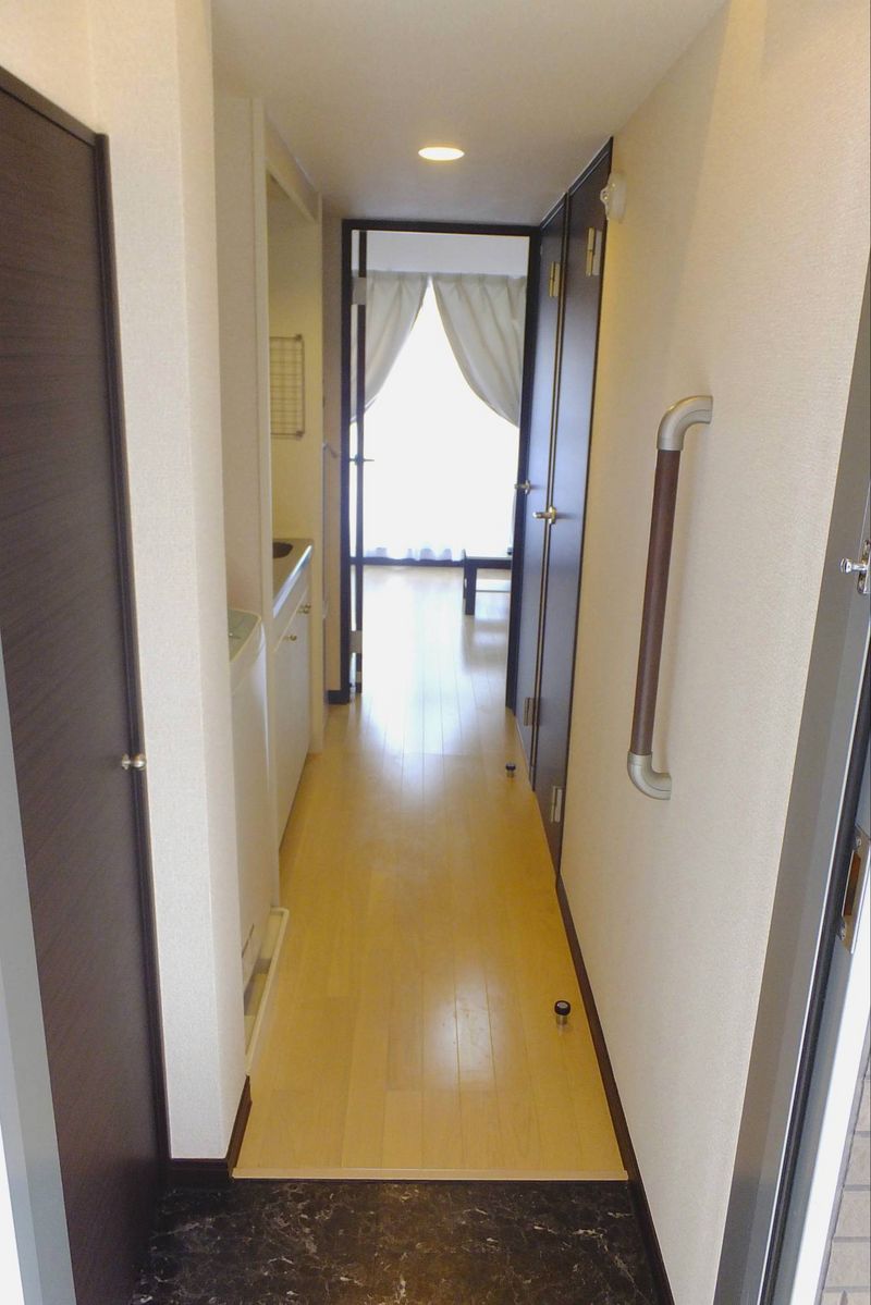 レオネクストエクレール 玄関