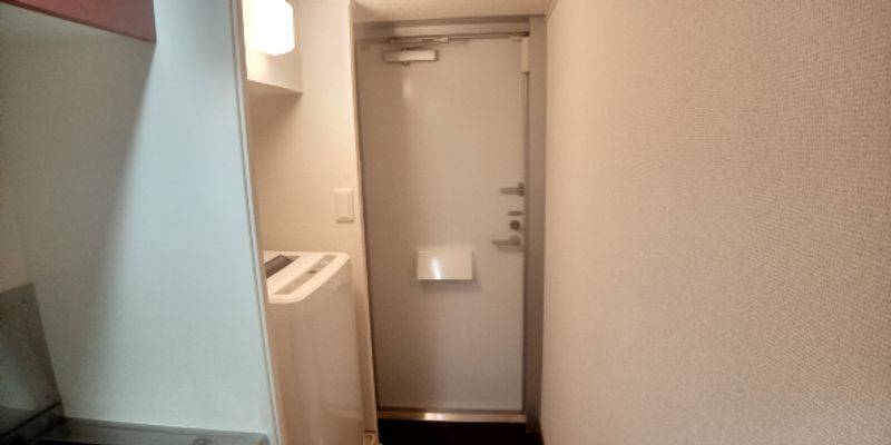 レオパレスグランドゥール綾 玄関