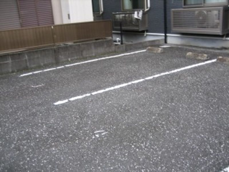 レオネクストＭＯＴＯＭＡＣＨＩ 駐車場