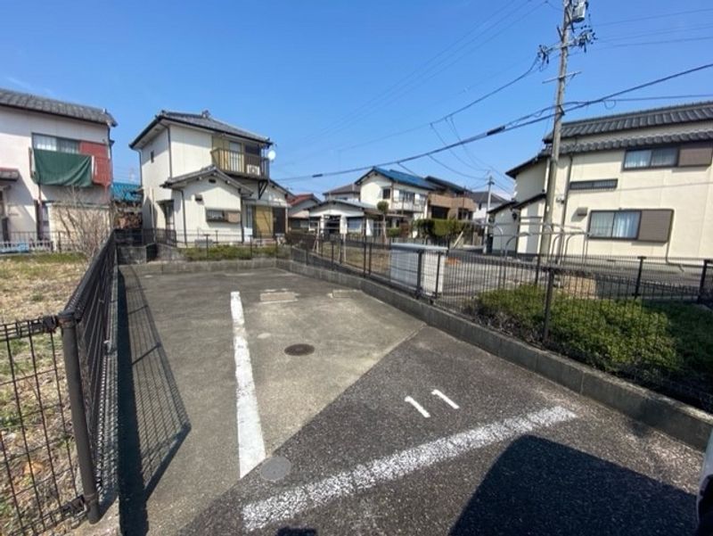 レオパレスリュ　ビーチ 駐車場