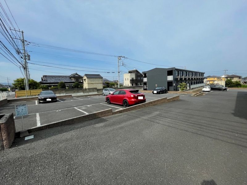 レオパレスチャーム　Ⅰ 駐車場