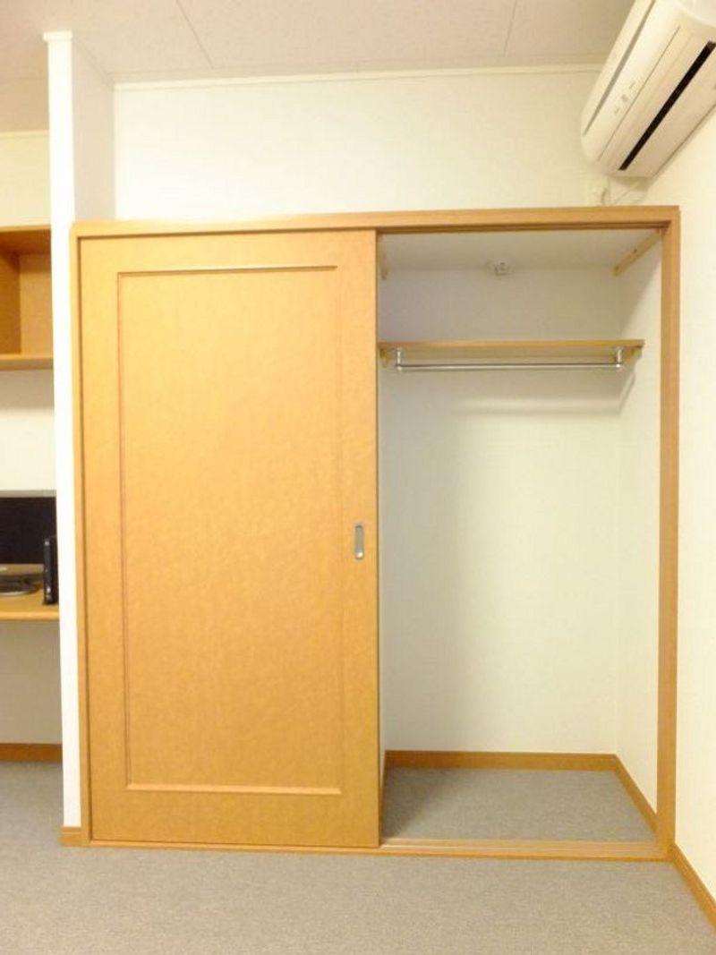 レオパレス宮ノ前２号棟 収納