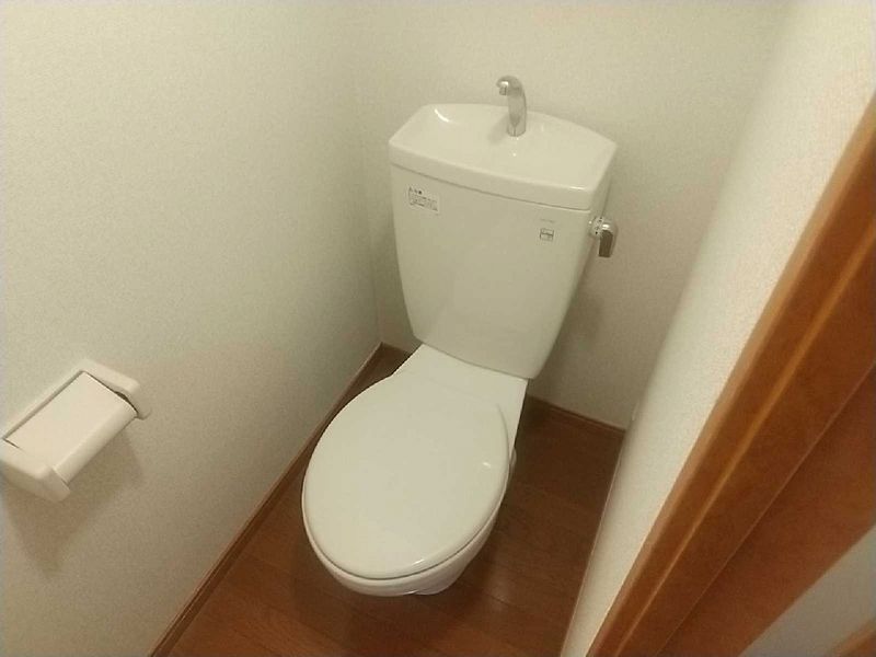 レオパレスサイカチ トイレ