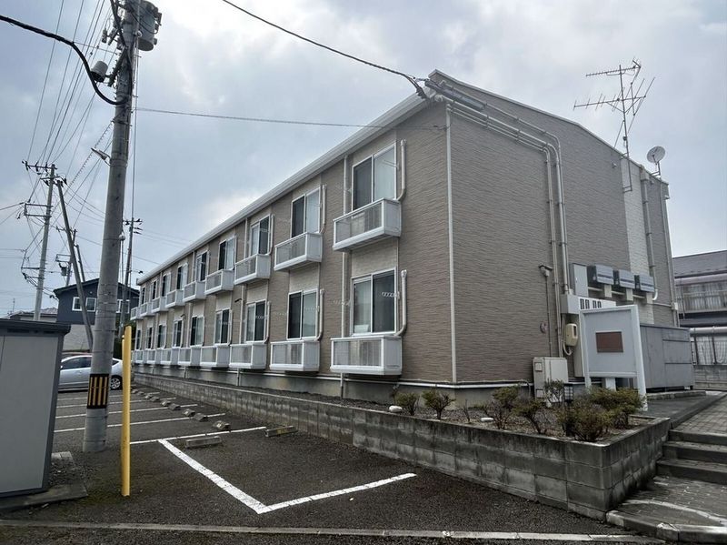 レオパレスサーンクタカダ 外観