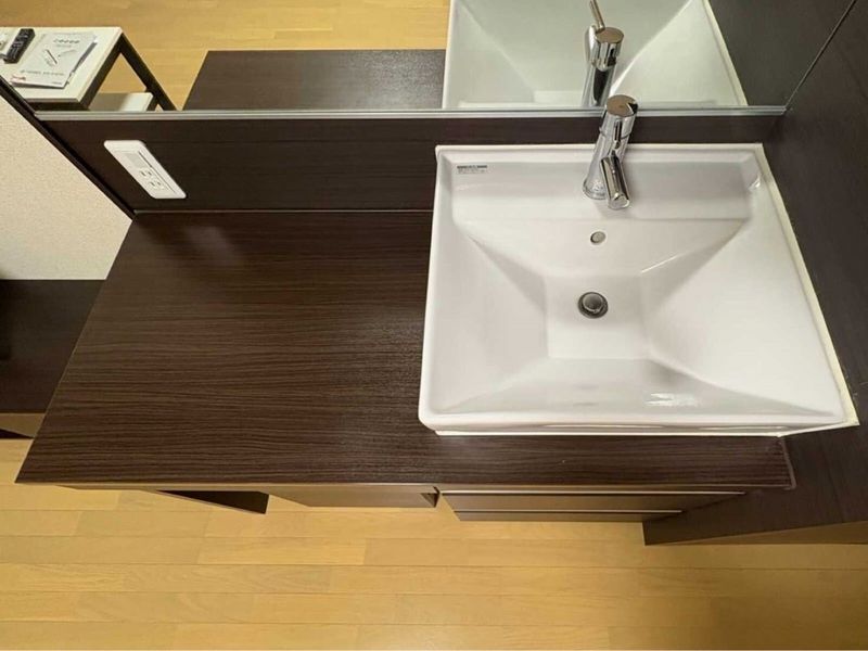 MIRANDA Myrtille Washroom