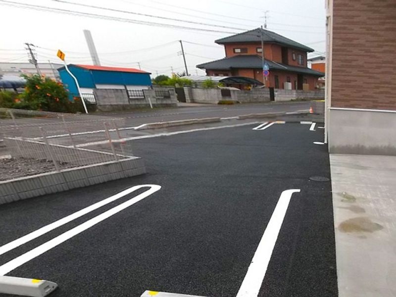 レオネクスト佐久 駐車場