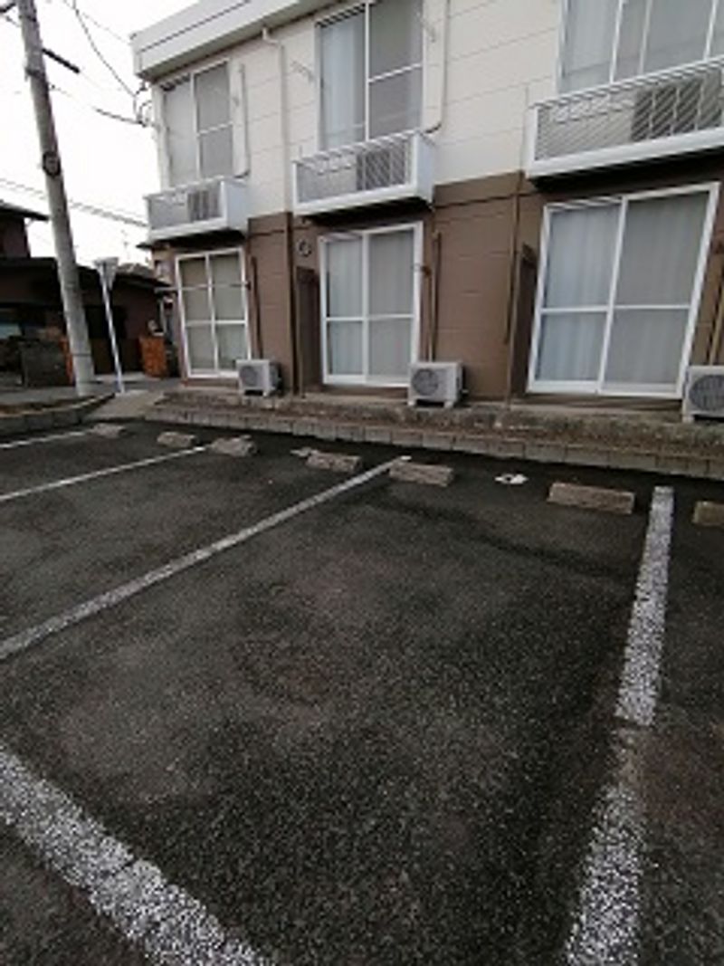 レオパレスＫＥＩ 駐車場