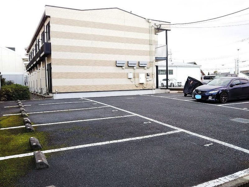 レオパレスＬＥＯ　ＷＩＮ　Ｍ 駐車場