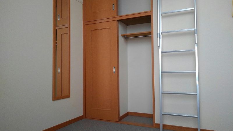 レオパレスアーバン・ビレッジ 収納