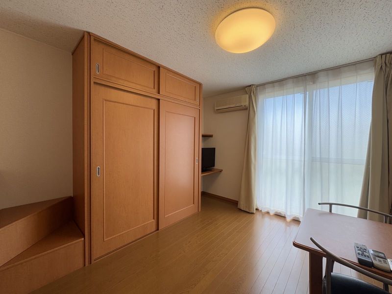 レオパレス若宮南 居間