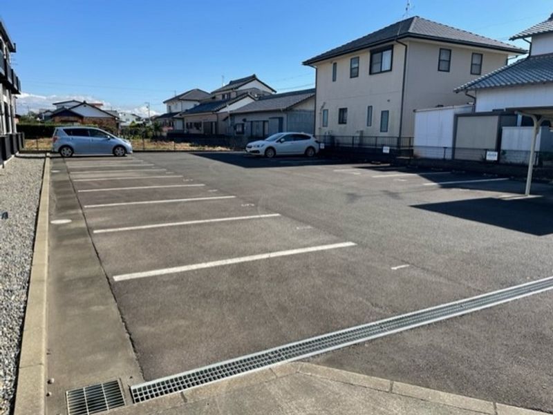 レオパレスピクシス　福田 駐車場